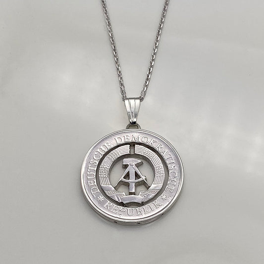 DDR / 1 Mark / Hammer und Sichel / Replika / Ohne Silberkette