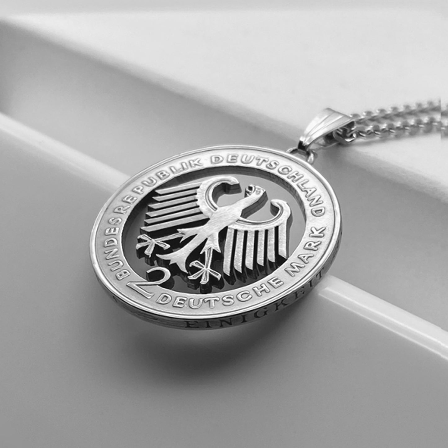 Deutschland / 2 Deutsche Mark / Original / Ohne Kette