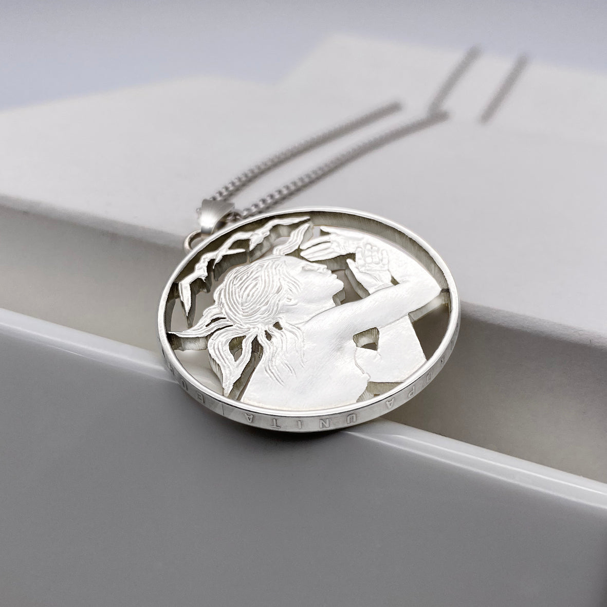 San Marino / Darstellung der Europa / 1979 / Original / Ohne Silberkette